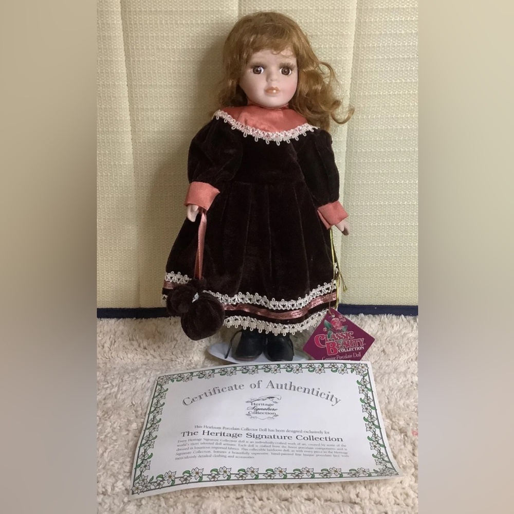 Classic Beauty Collection Genuine Porcelain Doll Totsy Limited Edition 1998